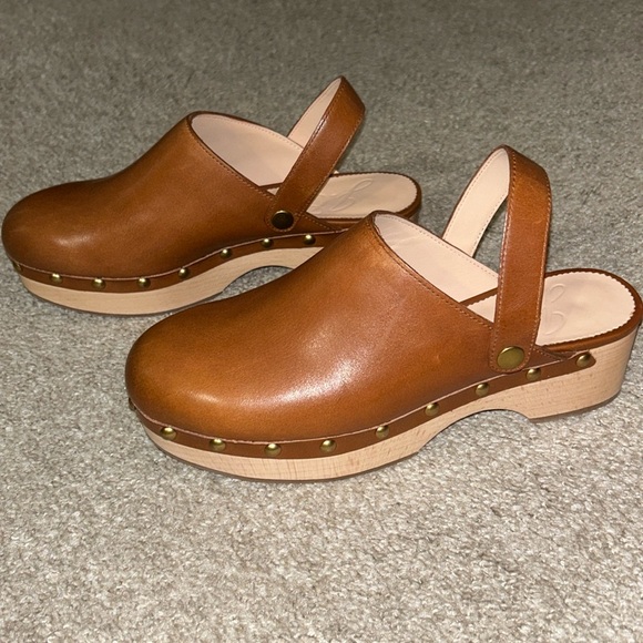 J. Crew Rich Oak Clogs - Picture 1 of 2